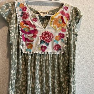 Savanna Jane Green and White Ruffled Embellished Blouse